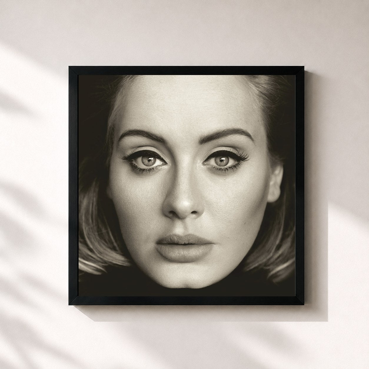 #noir 25 di Adele in stampa quadrata incorniciata, cornice nera 32x32 cm