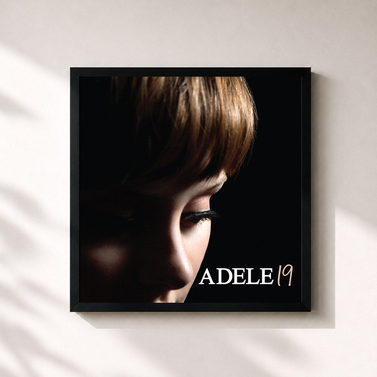 #noir 19 di Adele in stampa quadrata incorniciata, cornice nera 32x32 cm