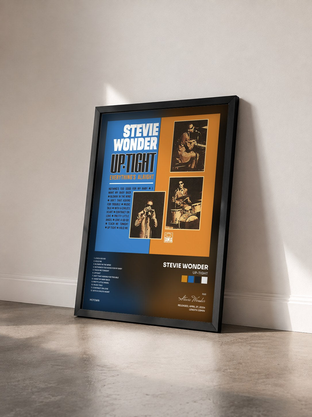 #noir Tableau de l'album Up-Tight de Stevie Wonder vu de trois quarts, cadre noir
