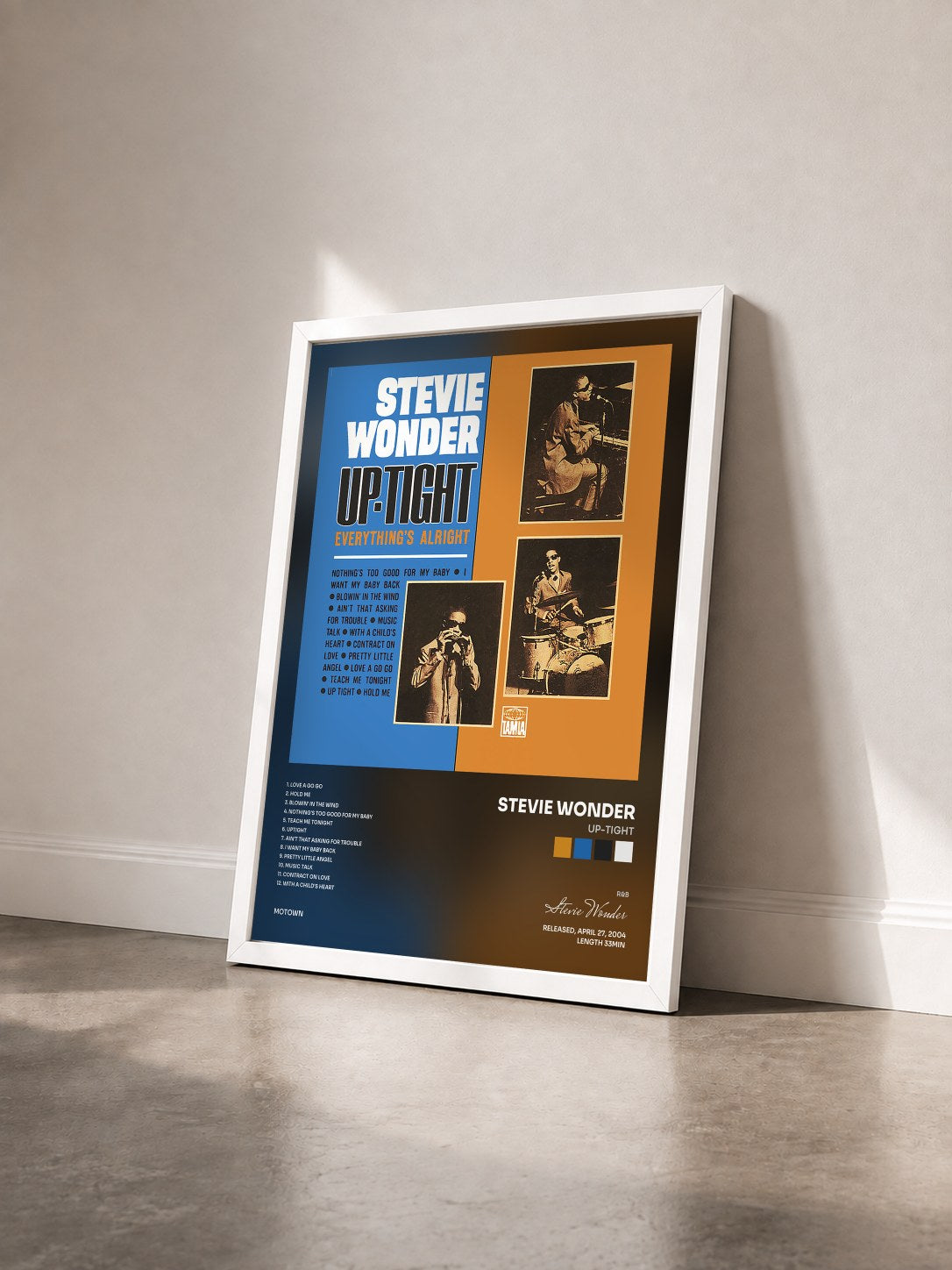 #blanc Tableau de l'album Up-Tight de Stevie Wonder vu de trois quarts, cadre blanc