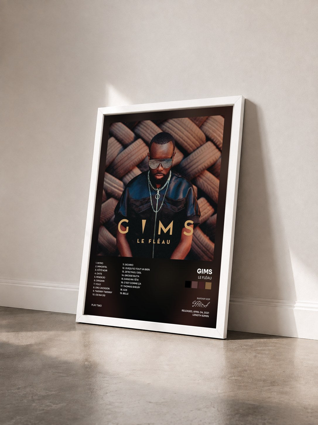 #blanc Tableau de l'album LE FLÉAU de GIMS vu de trois quarts, cadre blanc