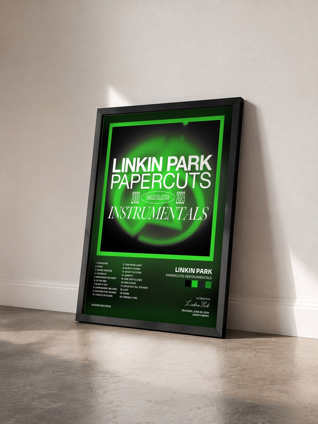 #noir Papercuts: Instrumentals di Linkin Park in stampa incorniciata vista di tre quarti, cornice nera