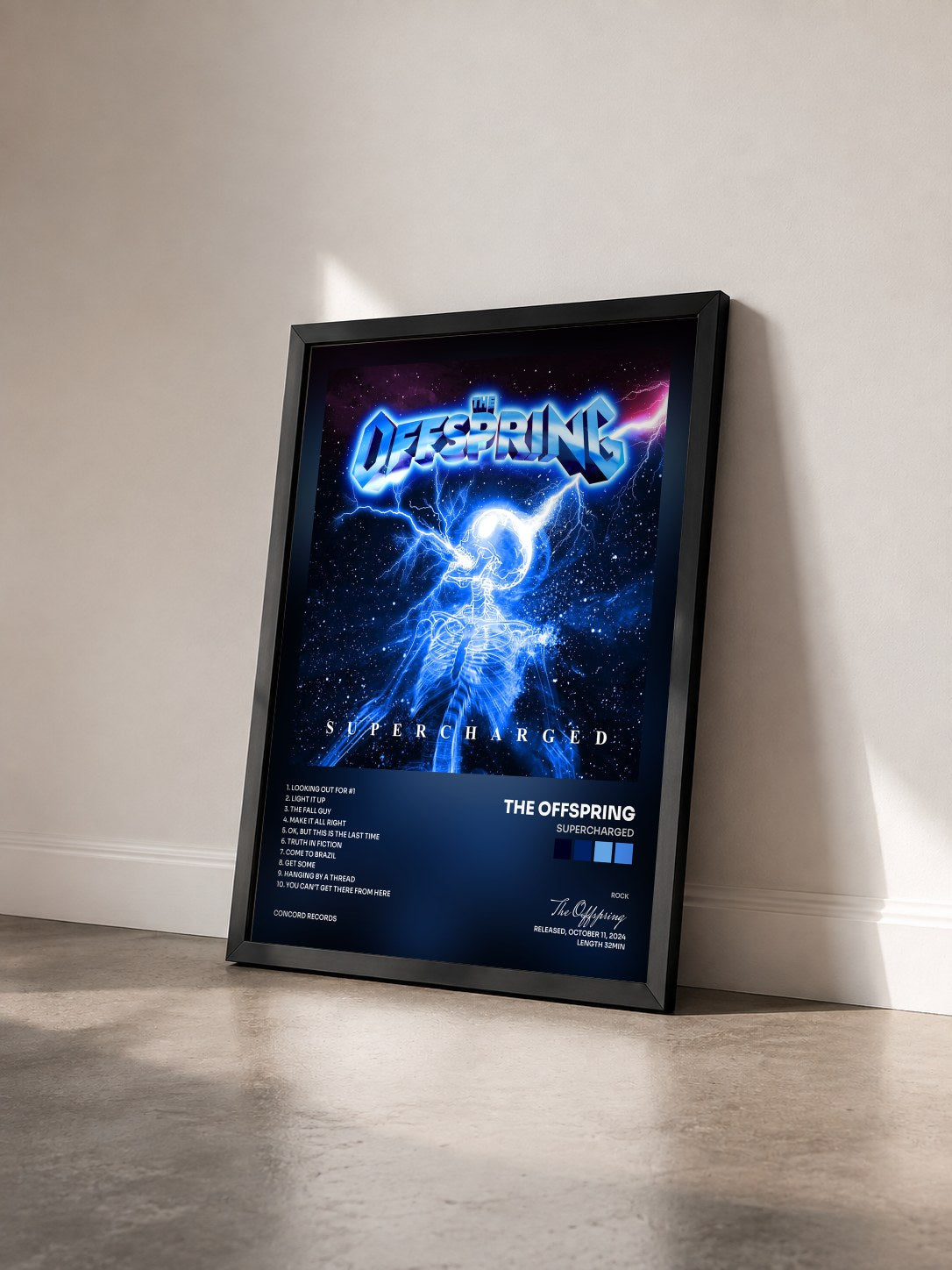 #noir Tableau de l'album SUPERCHARGED de The Offspring vu de trois quarts, cadre noir