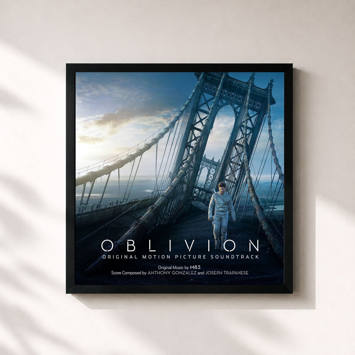 #noir Tableau carré de l'album Oblivion (Original Motion Picture Soundtrack) de M83, cadre noir 32x32 cm