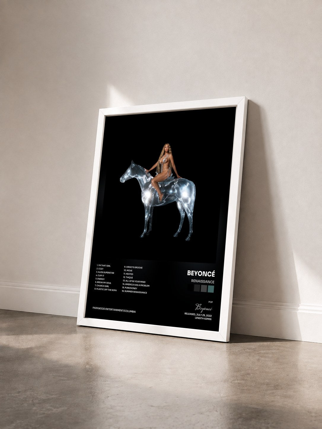 #blanc Tableau de l'album RENAISSANCE de Beyoncé vu de trois quarts, cadre blanc
