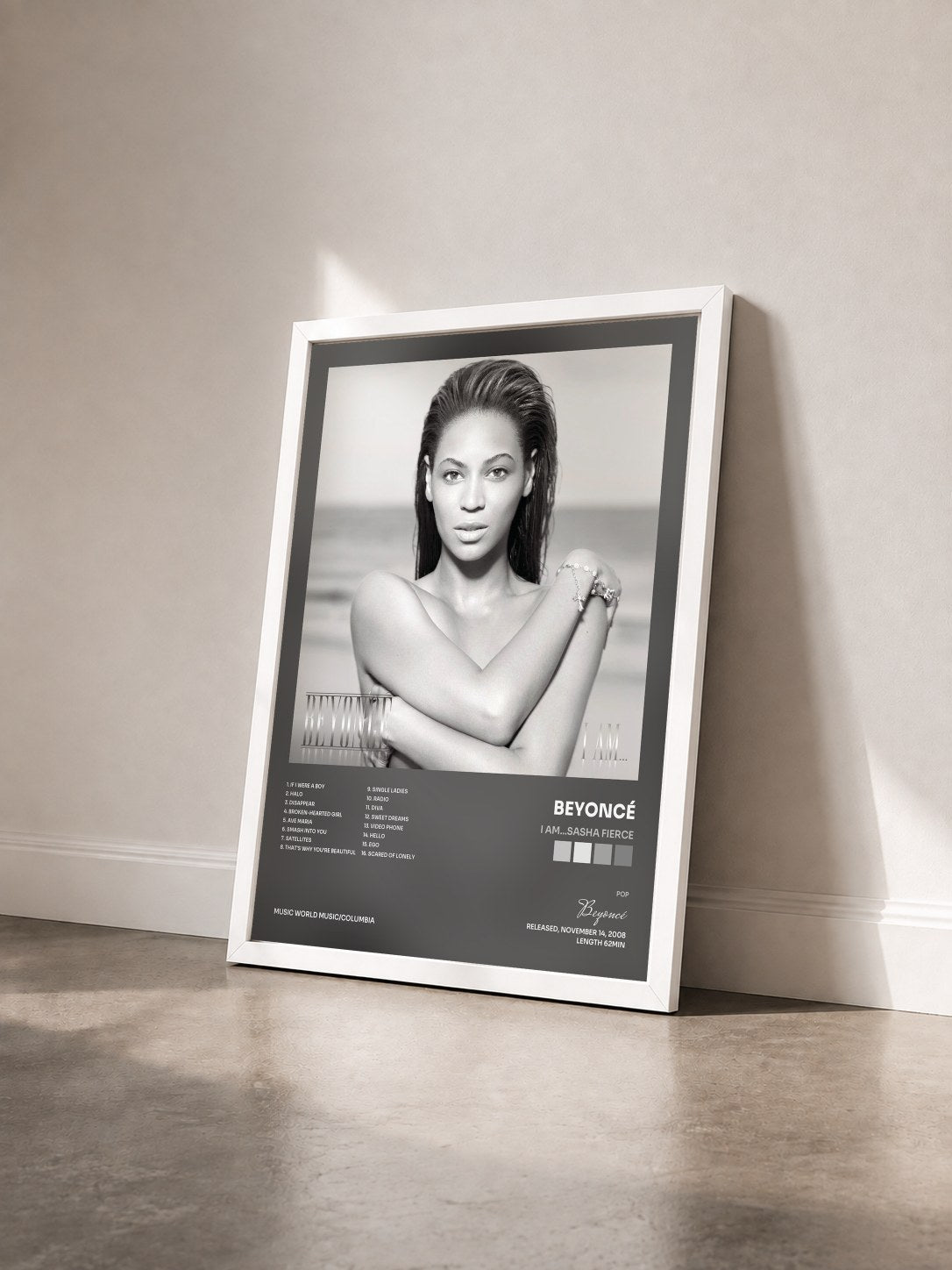 #blanc Tableau de l'album I AM...SASHA FIERCE de Beyoncé vu de trois quarts, cadre blanc