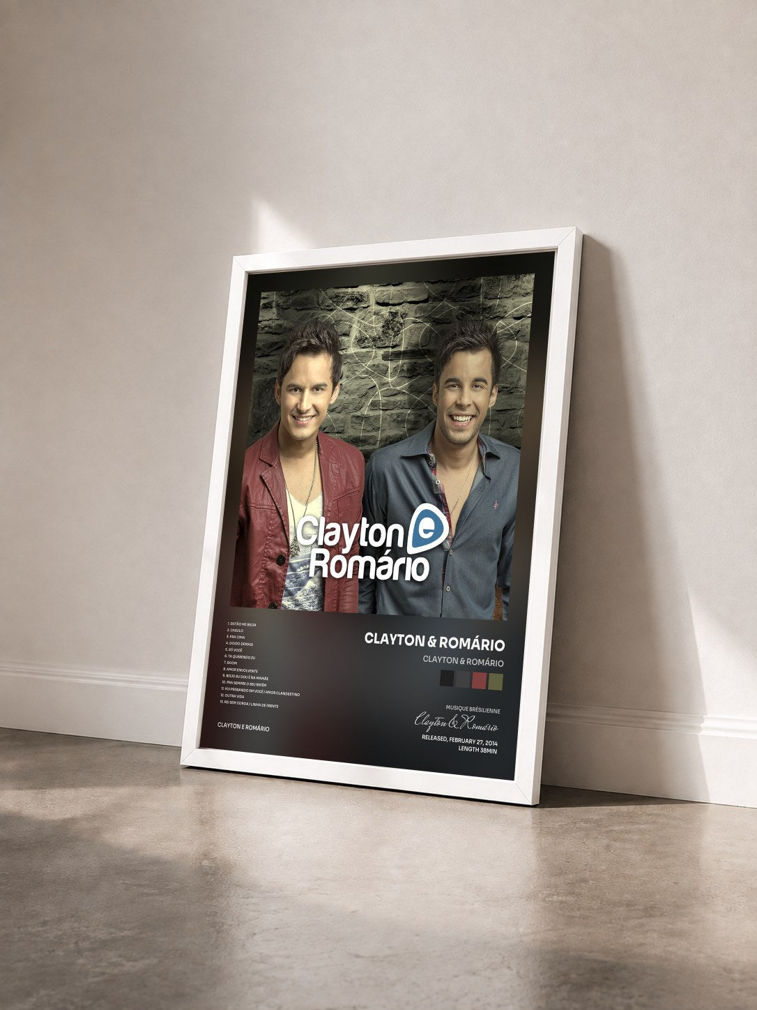 #blanc Tableau de l'album Clayton & Romário de Clayton & Romário vu de trois quarts, cadre blanc
