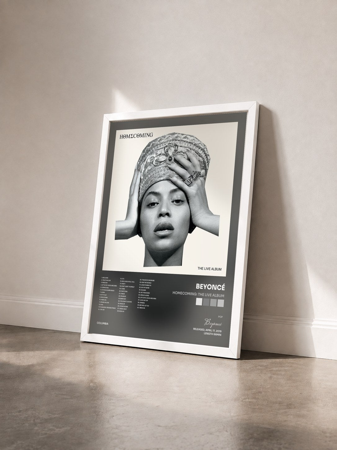 #blanc Tableau de l'album HOMECOMING: THE LIVE ALBUM de Beyoncé vu de trois quarts, cadre blanc
