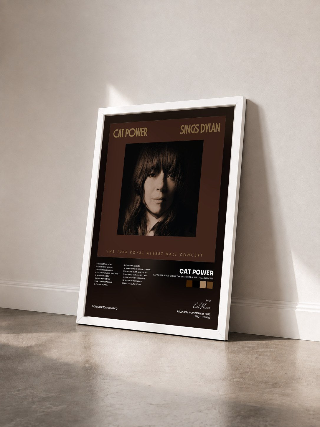#blanc Tableau de l'album Cat Power Sings Dylan: The 1966 Royal Albert Hall Concert de Cat Power vu de trois quarts, cadre blanc