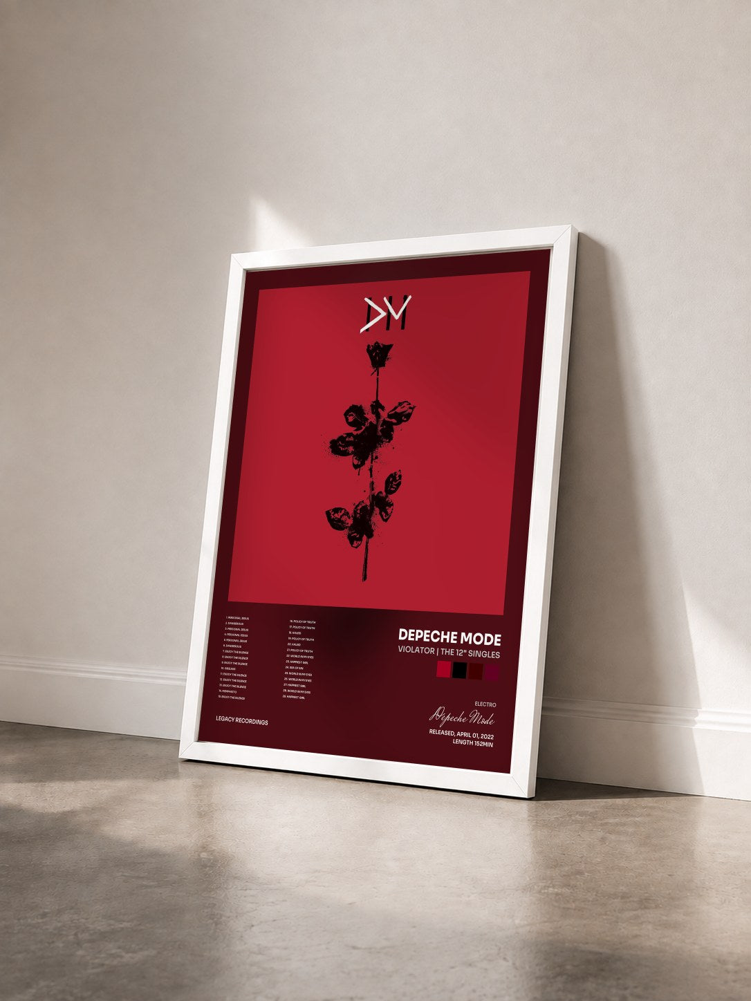 #blanc Violator | The 12" Singles von Depeche Mode als gerahmter Kunstdruck von schräg gesehen, weißer Rahmen