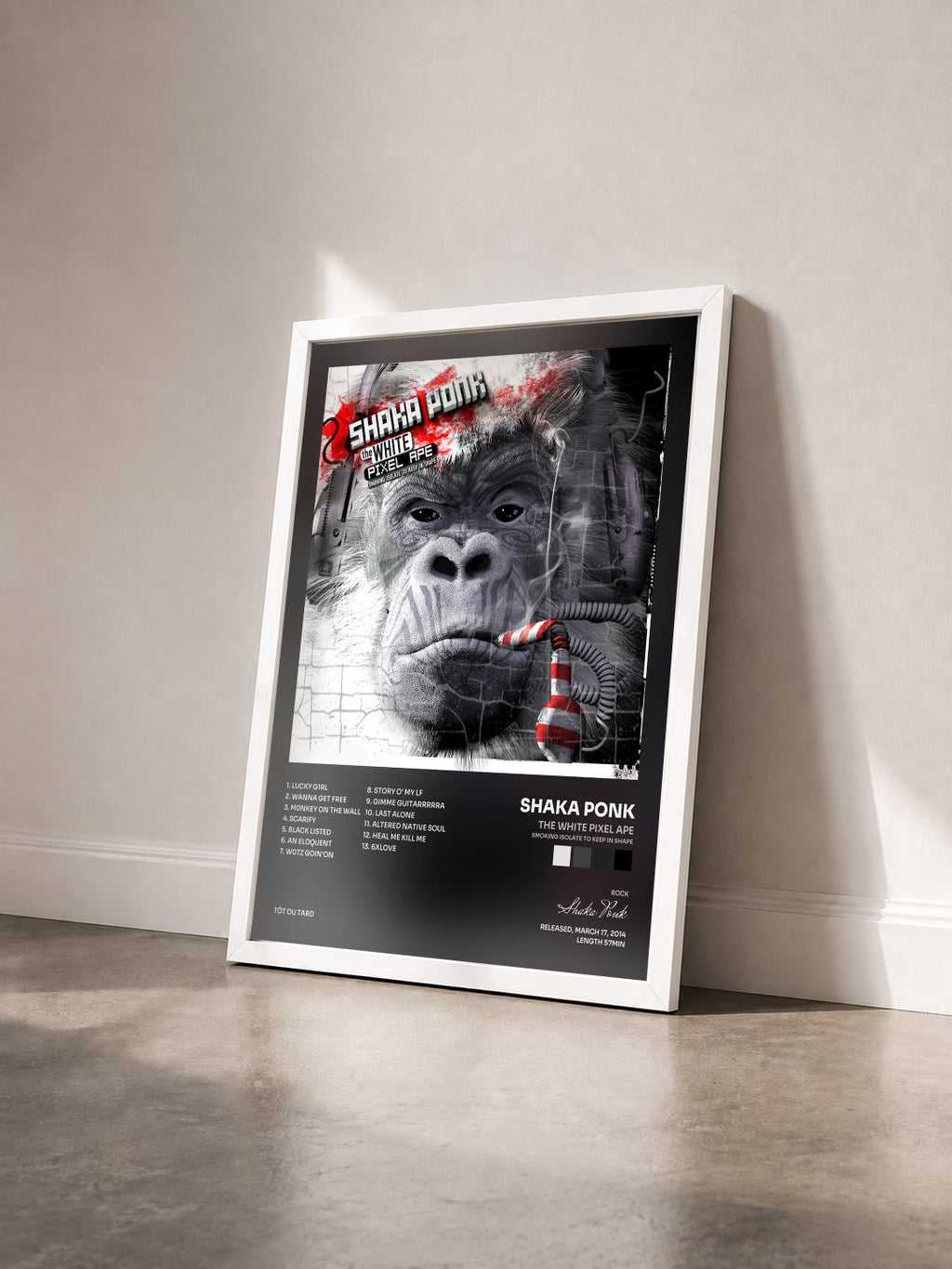 #blanc The White Pixel Ape (Smoking Isolate to Keep in Shape) di Shaka Ponk in stampa incorniciata vista di tre quarti, cornice bianca