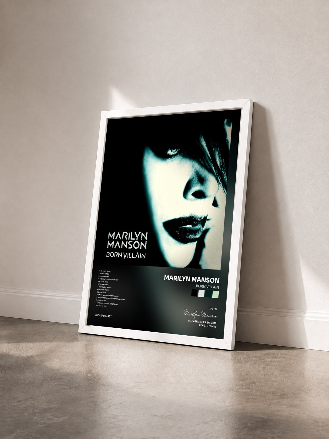 #blanc Tableau de l'album Born Villain de Marilyn Manson vu de trois quarts, cadre blanc