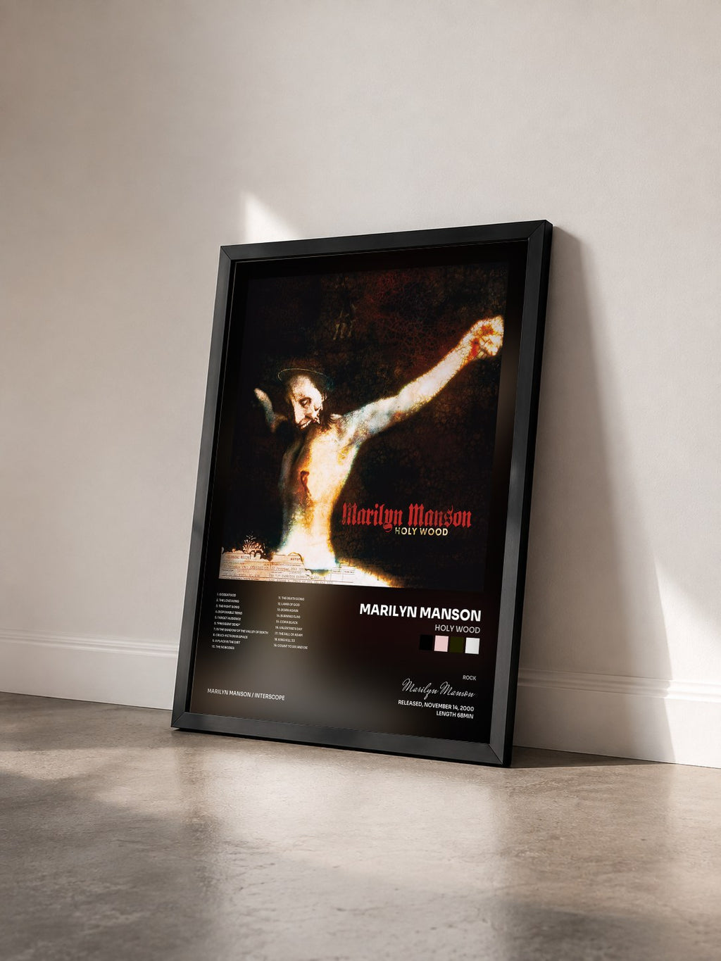 #noir Tableau de l'album Holy Wood de Marilyn Manson vu de trois quarts, cadre noir