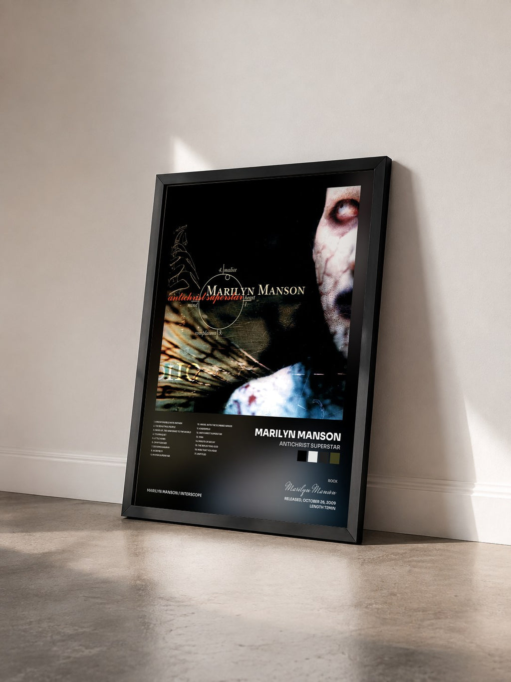 #noir Tableau de l'album Antichrist Superstar de Marilyn Manson vu de trois quarts, cadre noir