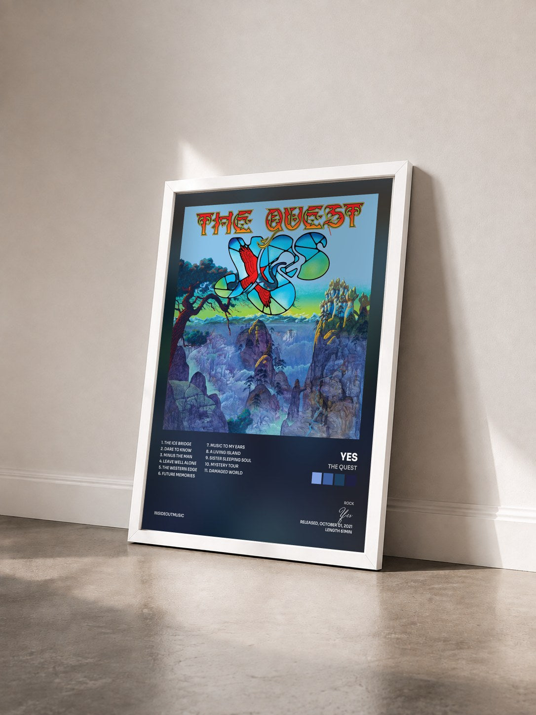 #blanc The Quest de Yes en lámina enmarcada vista de tres cuartos, marco blanco