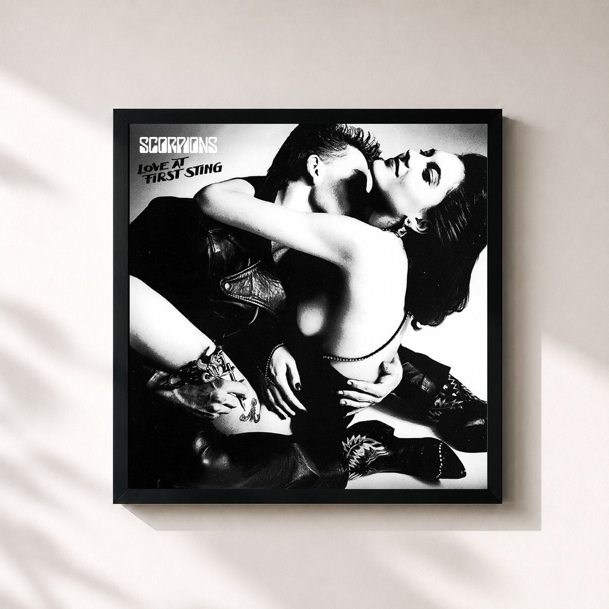 #noir Tableau carré de l'album Love At First Sting de Scorpions, cadre noir 32x32 cm