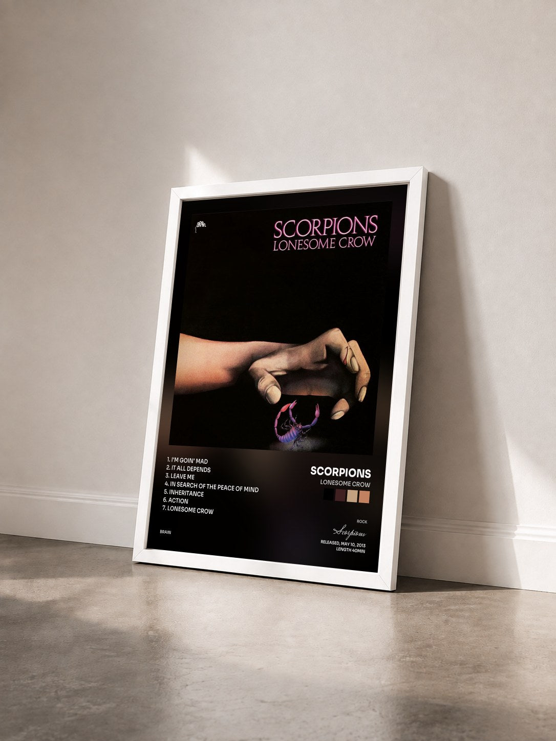 #blanc Tableau de l'album Lonesome Crow de Scorpions vu de trois quarts, cadre blanc