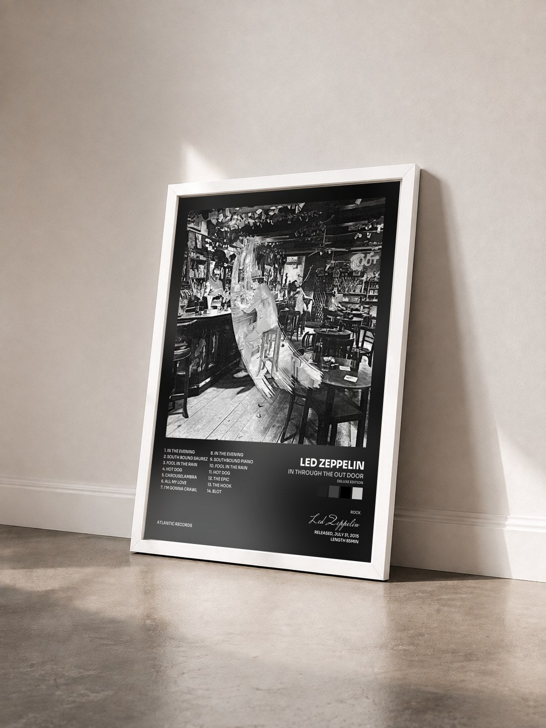 #blanc Tableau de l'album In Through the out Door (Deluxe Edition) de Led Zeppelin vu de trois quarts, cadre blanc