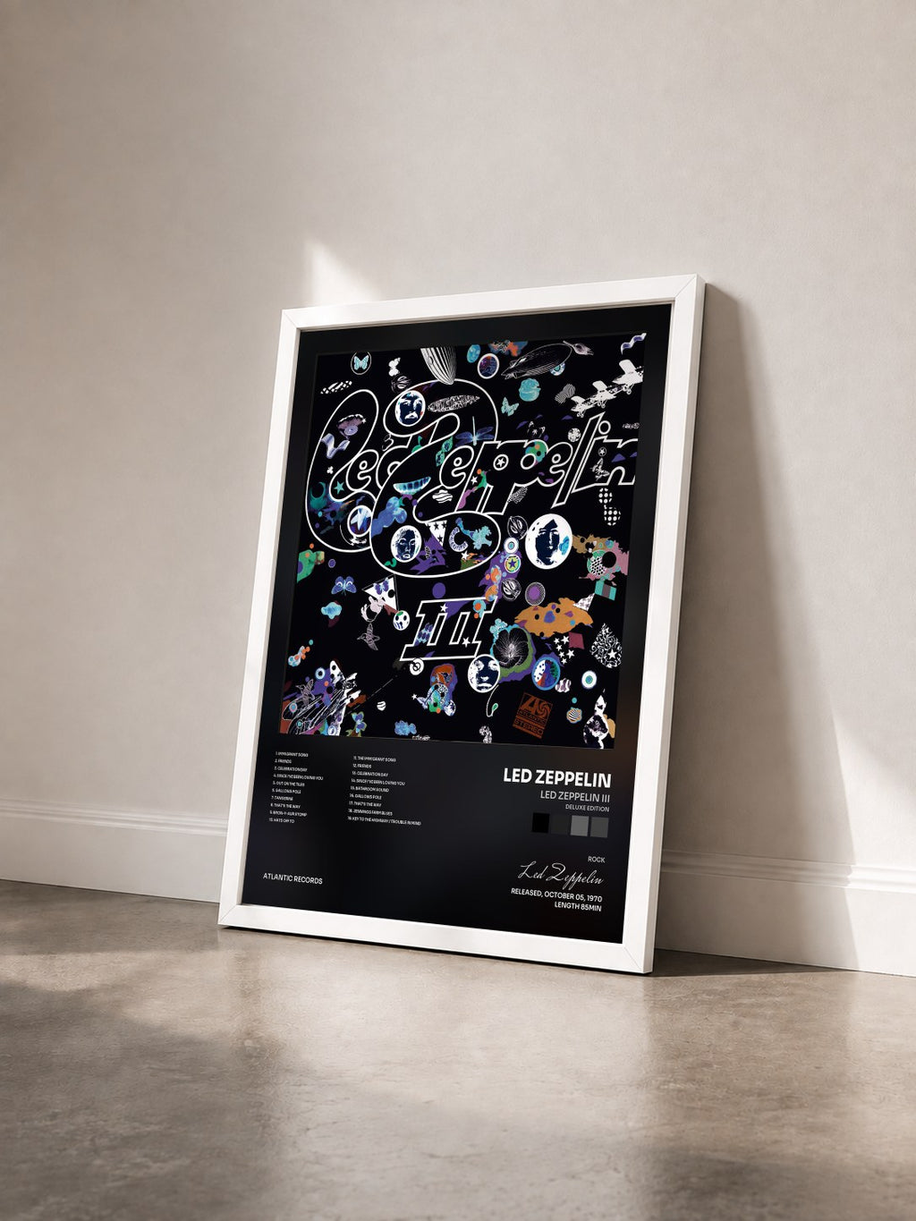 #blanc Led Zeppelin III (Deluxe Edition) von Led Zeppelin als gerahmter Kunstdruck von schräg gesehen, weißer Rahmen