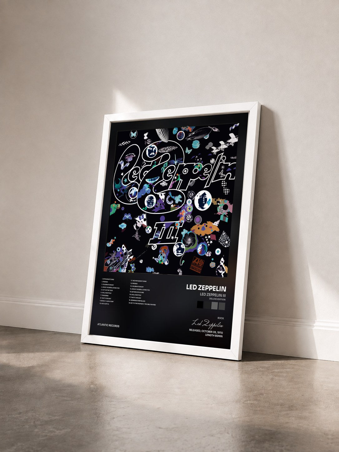 #blanc Tableau de l'album Led Zeppelin III (Deluxe Edition) de Led Zeppelin vu de trois quarts, cadre blanc
