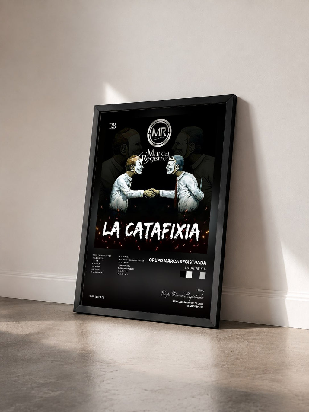 #noir Tableau de l'album La Catafixia de Grupo Marca Registrada vu de trois quarts, cadre noir