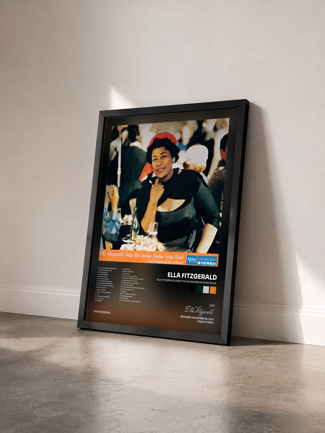 #noir Tableau de l'album Ella Fitzgerald Sings The Irving Berlin Song Book de Ella Fitzgerald vu de trois quarts, cadre noir