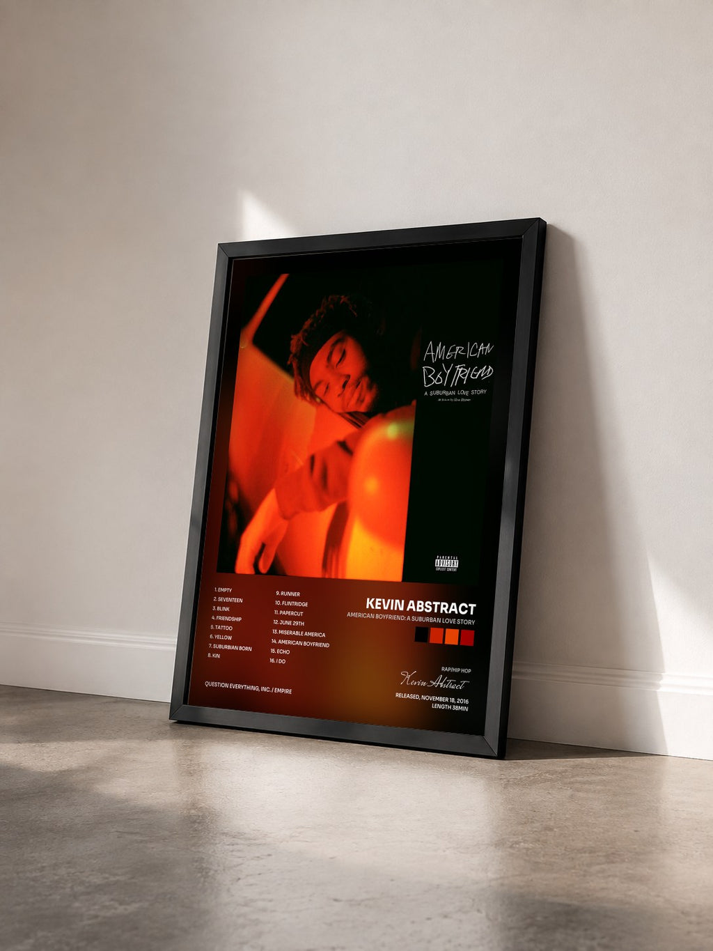 #noir Tableau de l'album American Boyfriend: A Suburban Love Story de Kevin Abstract vu de trois quarts, cadre noir