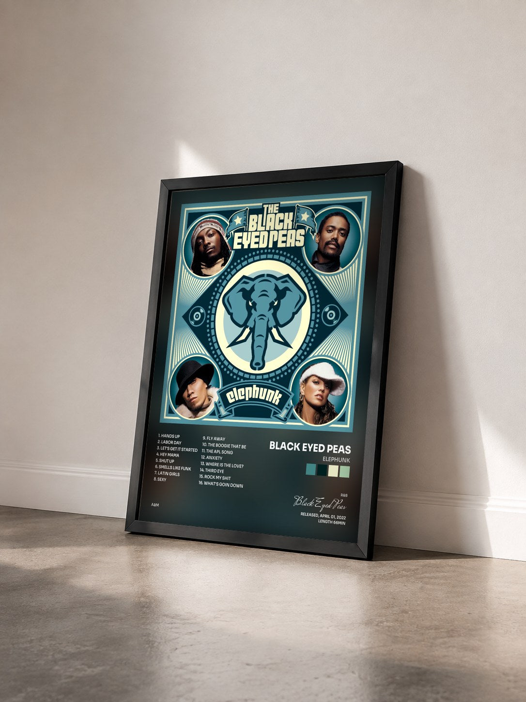 #noir Elephunk von Black Eyed Peas als gerahmter Kunstdruck von schräg gesehen, schwarzer Rahmen