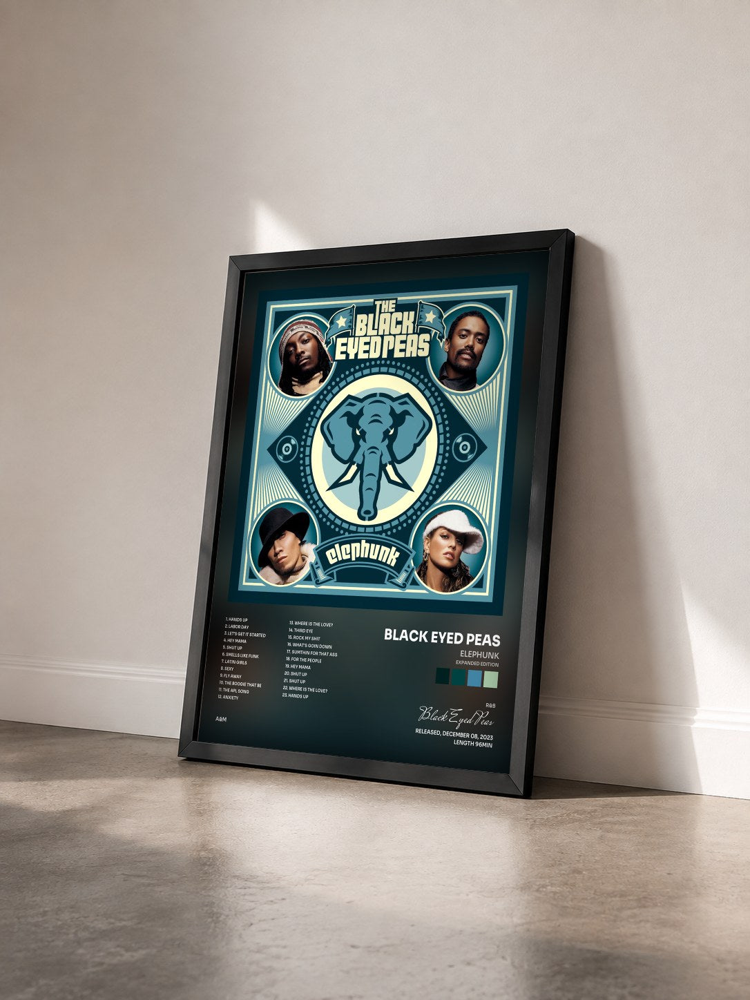 #noir Elephunk (Expanded Edition) von Black Eyed Peas als gerahmter Kunstdruck von schräg gesehen, schwarzer Rahmen