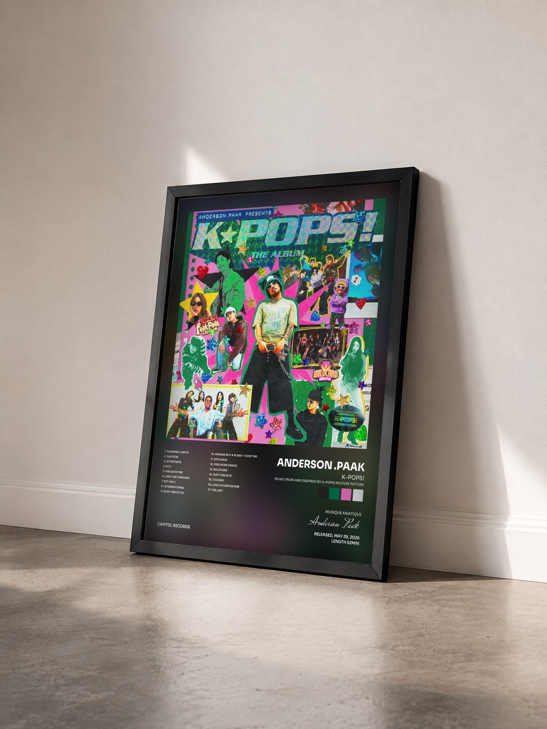 #noir Tableau de l'album K-POPS! (Music from and inspired by K-POPS! Motion Picture) de Anderson .Paak vu de trois quarts, cadre noir