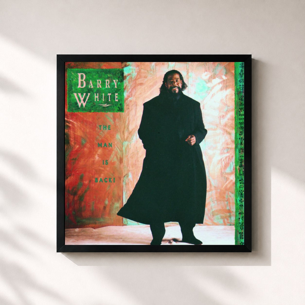 #noir The Man Is Back! de Barry White en lámina cuadrada enmarcada, marco negro de 32x32 cm