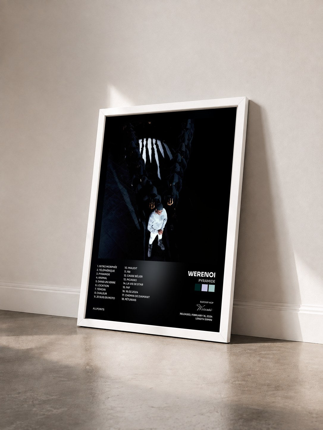 #blanc Tableau de l'album Pyramide de Werenoi vu de trois quarts, cadre blanc