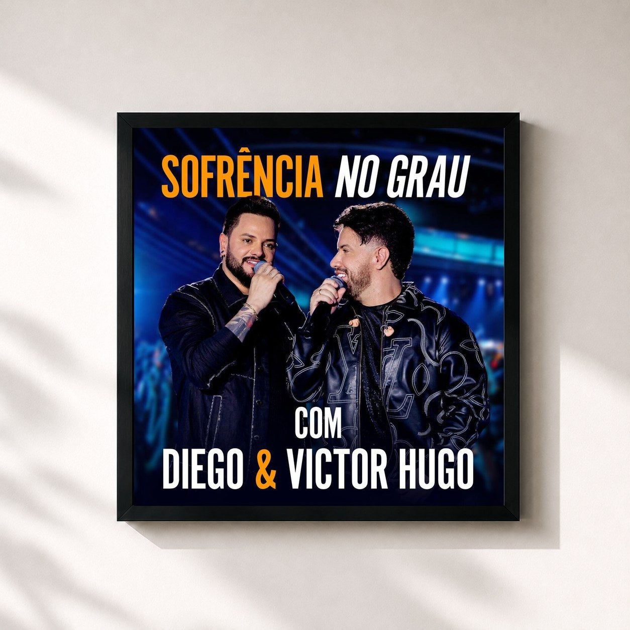 #noir Tableau carré de l'album Sofrência no Grau com Diego & Victor Hugo de Diego & Victor Hugo, cadre noir 32x32 cm