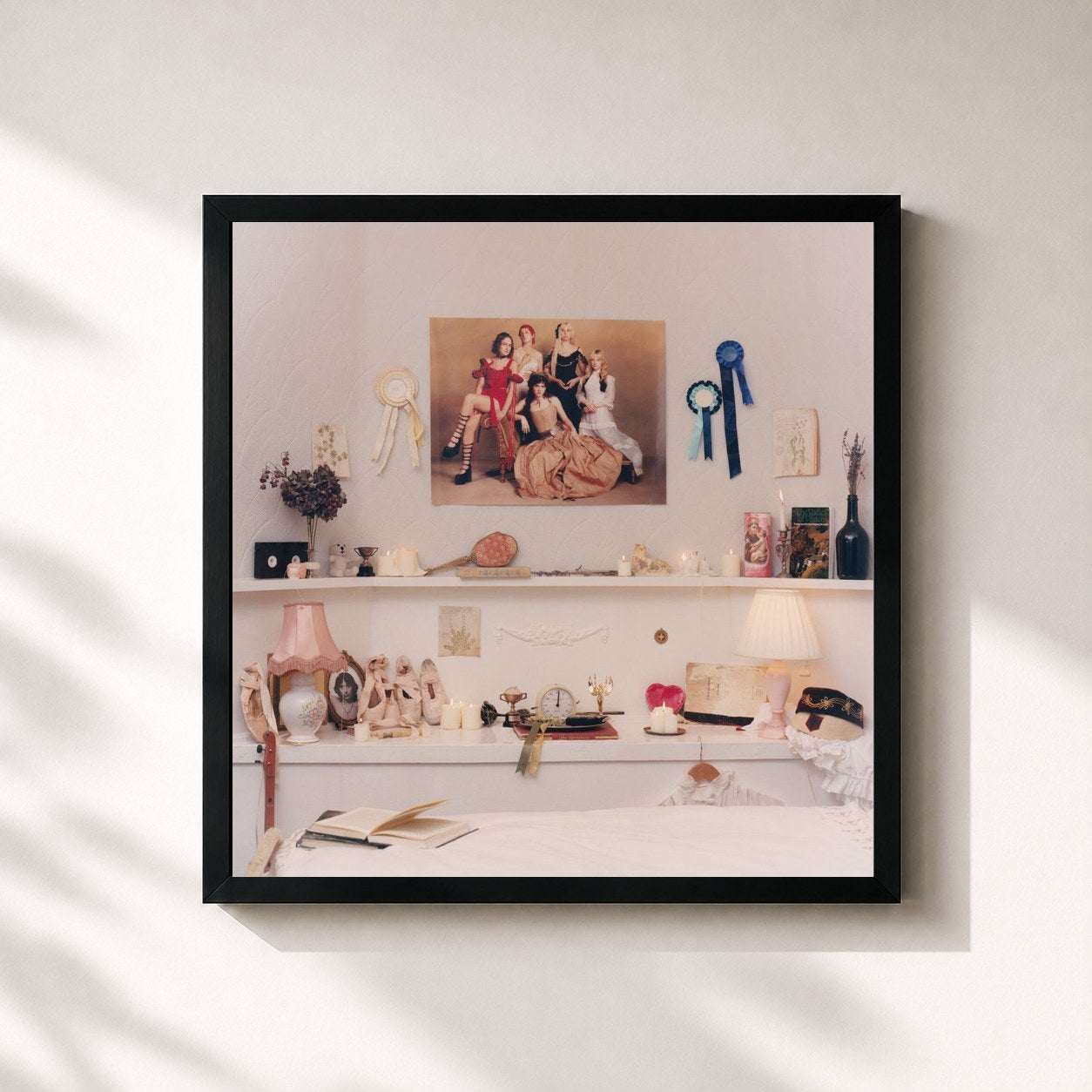 #noir Tableau carré de l'album Prelude to Ecstasy: Acoustics & Covers de The Last Dinner Party, cadre noir 32x32 cm