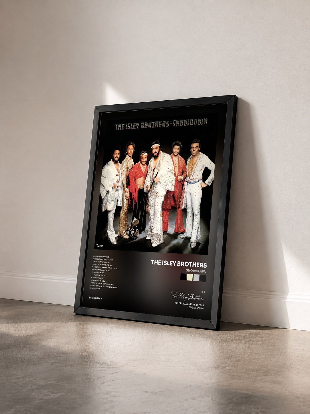#noir Tableau de l'album Showdown de The Isley Brothers vu de trois quarts, cadre noir