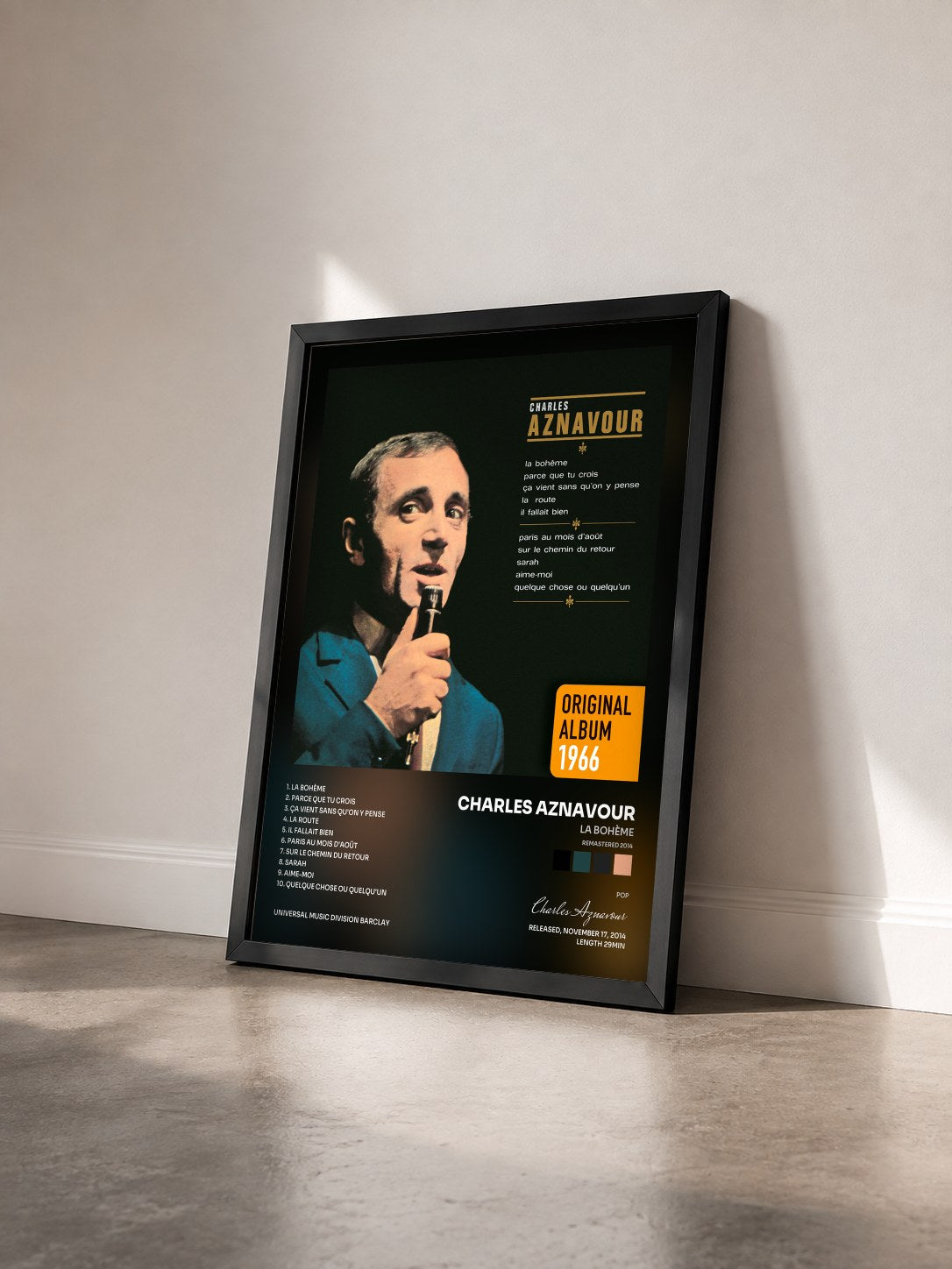 #noir Tableau de l'album La Bohème (Remastered 2014) de Charles Aznavour vu de trois quarts, cadre noir