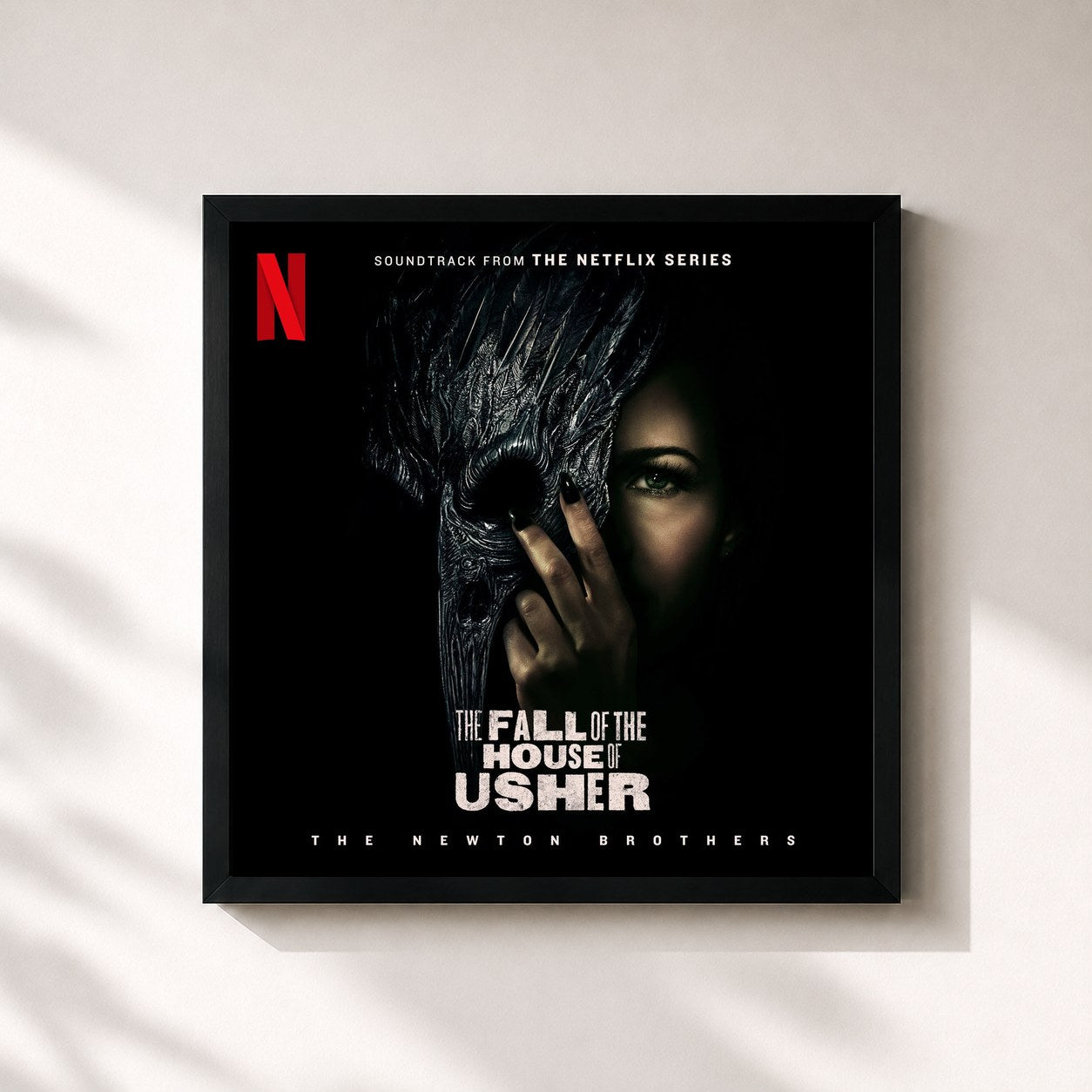 #noir Tableau carré de l'album The Fall of the House of Usher (Soundtrack from the Netflix Series) de The Newton Brothers, cadre noir 32x32 cm