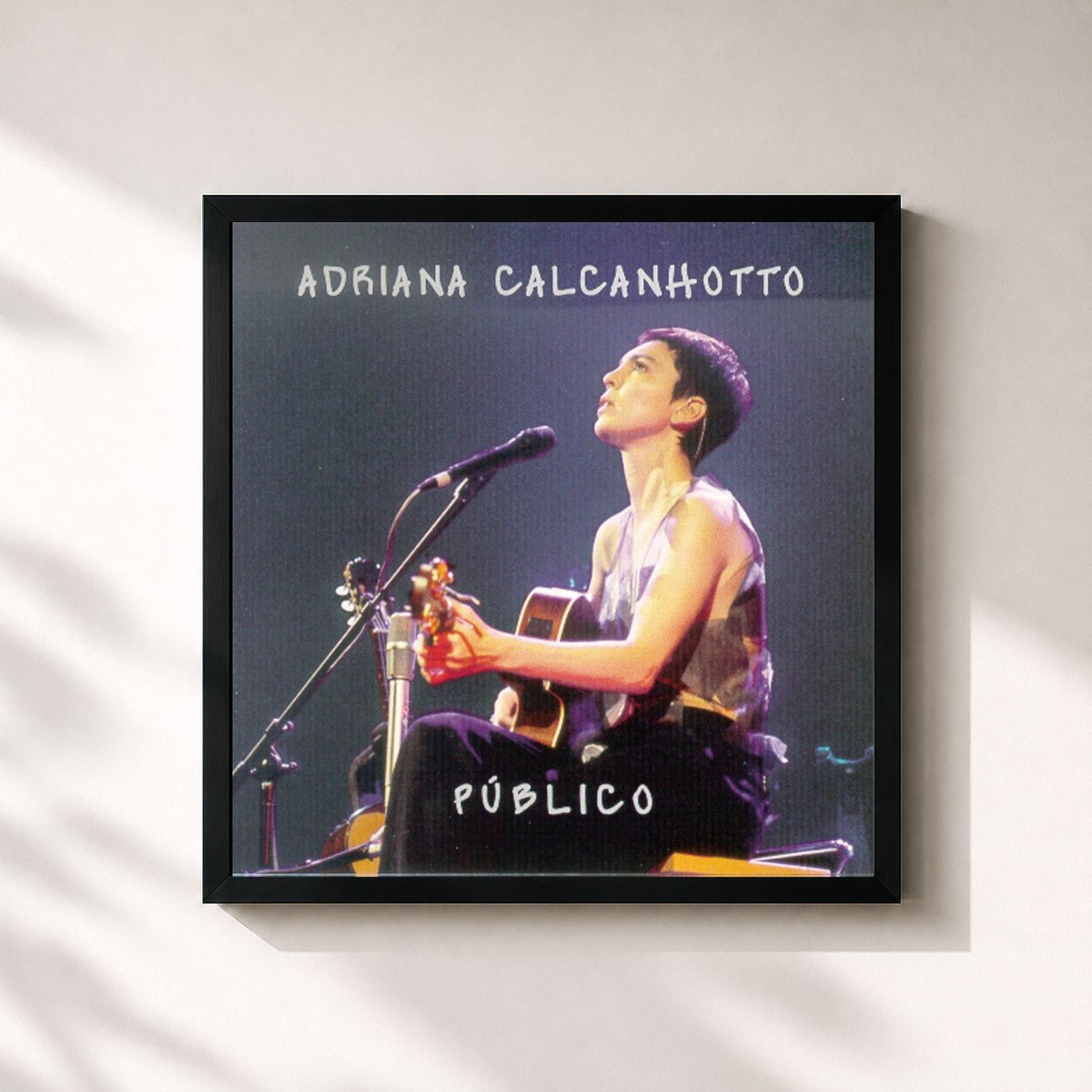 #noir Tableau carré de l'album Público de Adriana Calcanhotto, cadre noir 32x32 cm