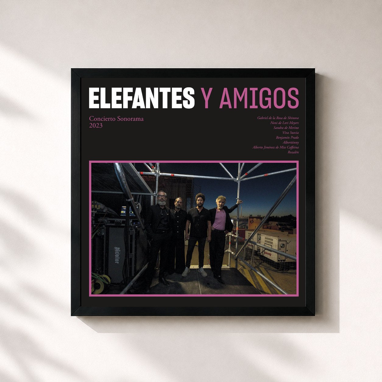 #noir Tableau carré de l'album Elefantes y Amigos - Concierto Sonorama 2023 de Elefantes, cadre noir 32x32 cm