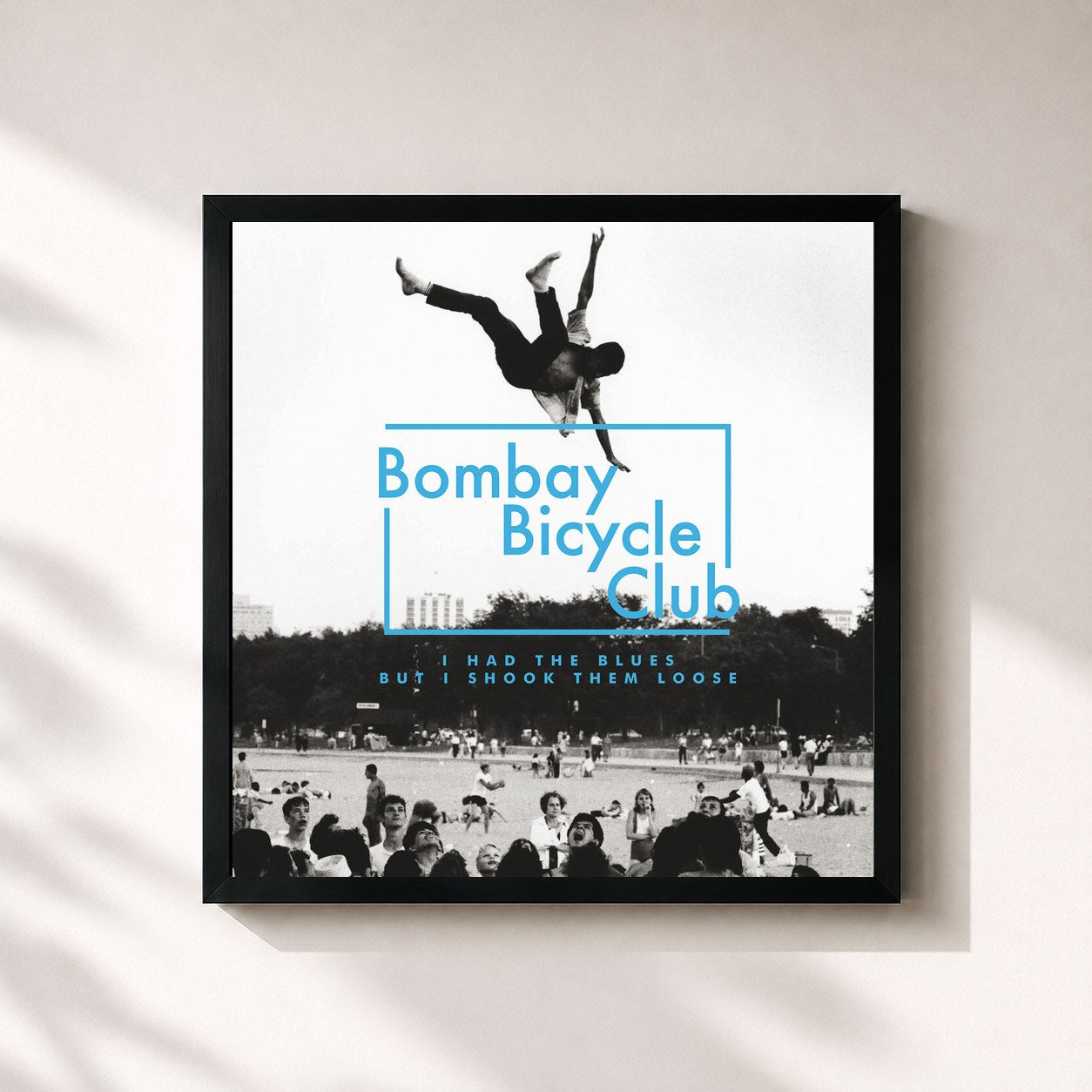 #noir Tableau carré de l'album I Had The Blues But I Shook Them Loose de Bombay Bicycle Club, cadre noir 32x32 cm