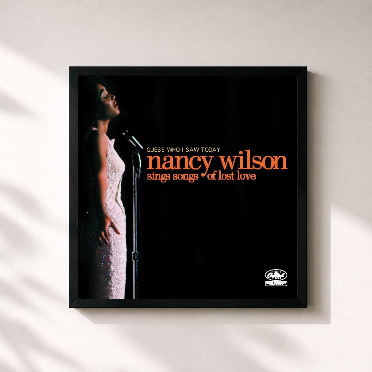 #noir Tableau carré de l'album Guess Who I Saw Today: Nancy Wilson Sings Of Lost Love de Nancy Wilson, cadre noir 32x32 cm