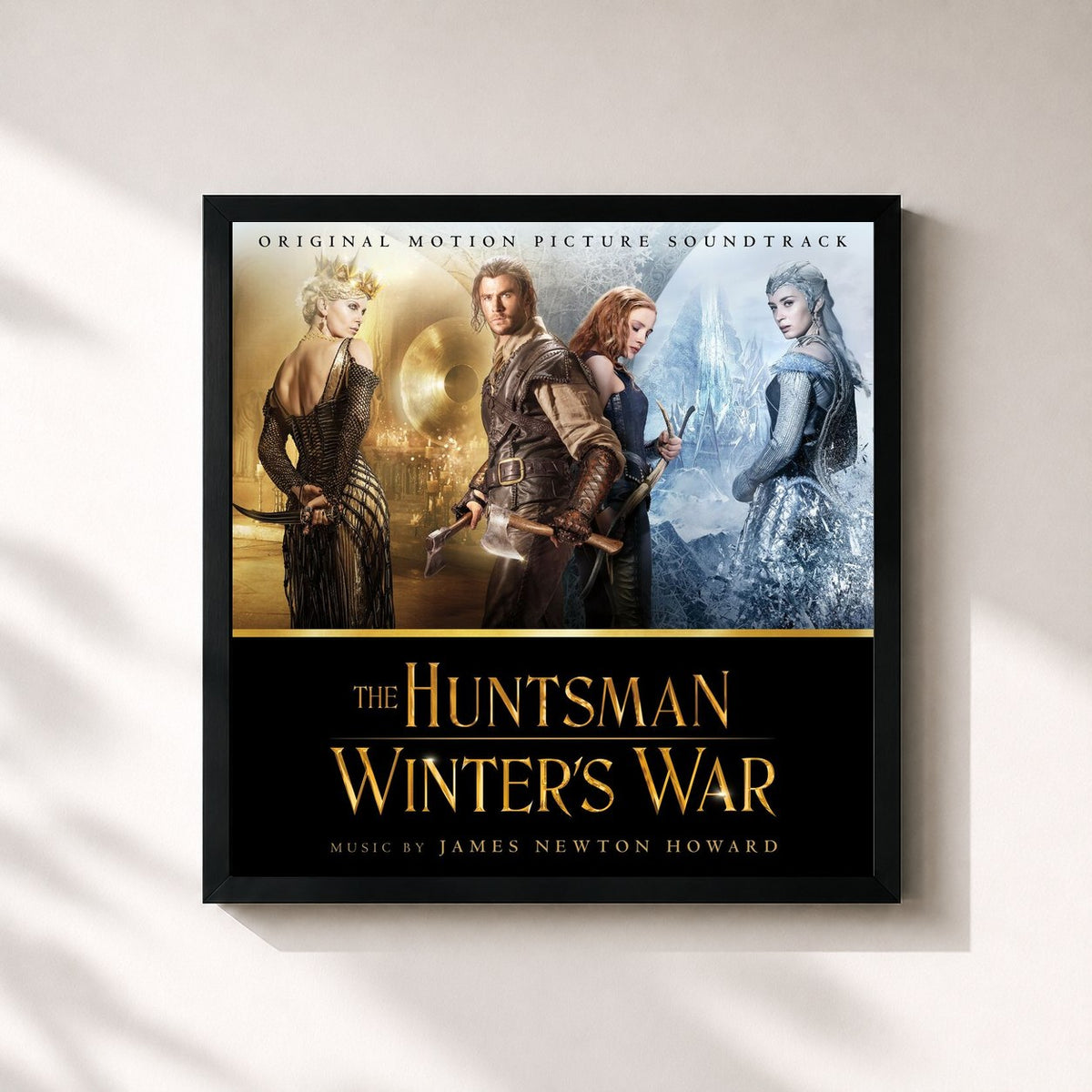#noir Tableau carré de l'album The Huntsman: Winter's War (Original Motion Picture Soundtrack) de James Newton Howard, cadre noir 32x32 cm