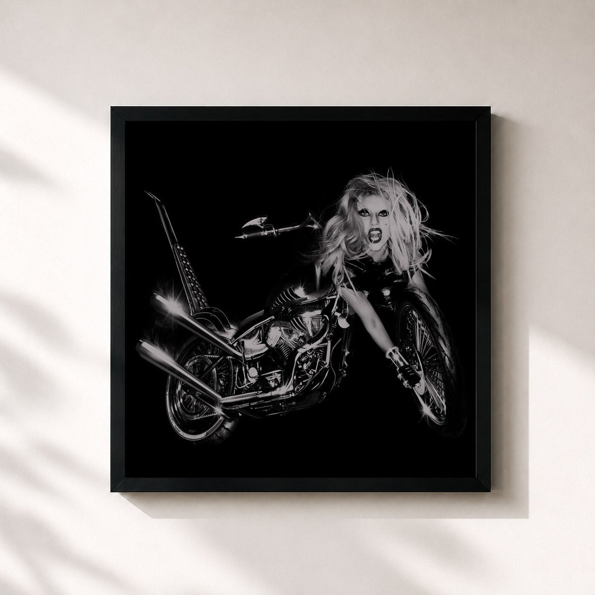 #noir Tableau carré de l'album BORN THIS WAY THE TENTH ANNIVERSARY de Lady Gaga, cadre noir 32x32 cm