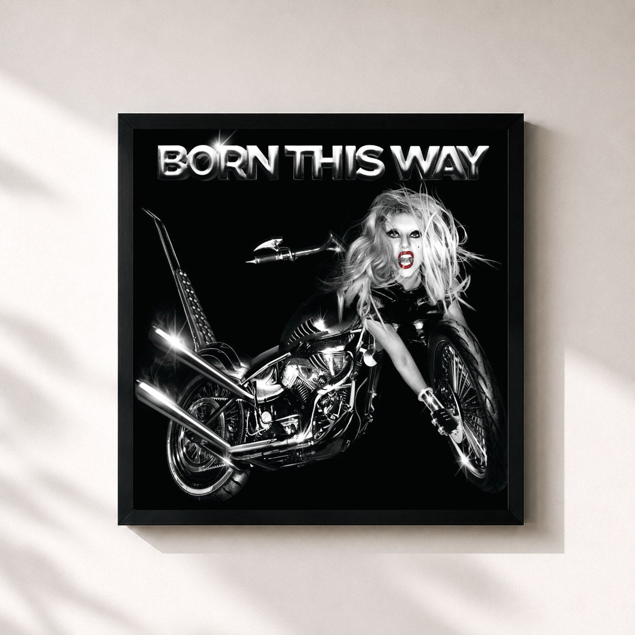 #noir Tableau carré de l'album Born This Way (International Standard Version) de Lady Gaga, cadre noir 32x32 cm