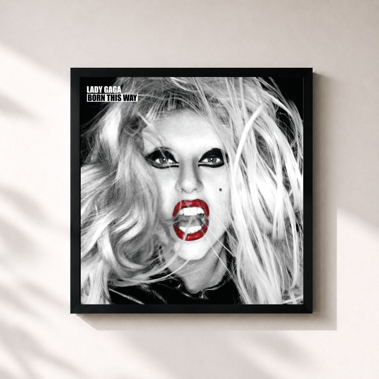 #noir Tableau carré de l'album Born This Way (International Special Edition Version) de Lady Gaga, cadre noir 32x32 cm
