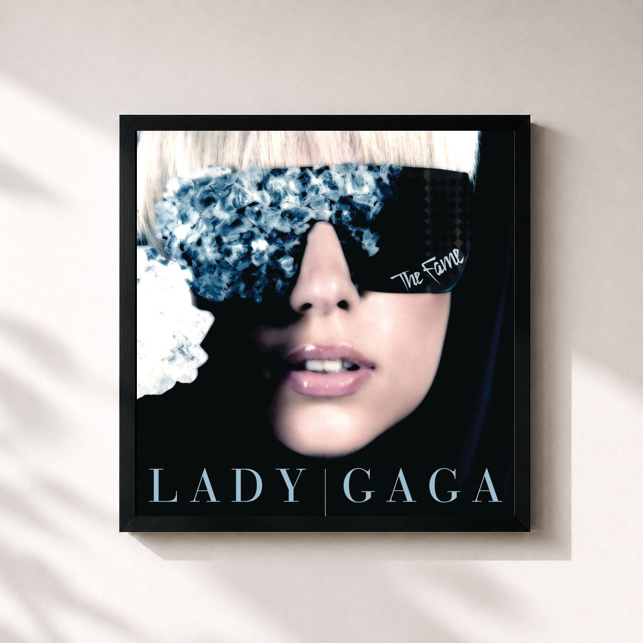 #noir Tableau carré de l'album The Fame de Lady Gaga, cadre noir 32x32 cm