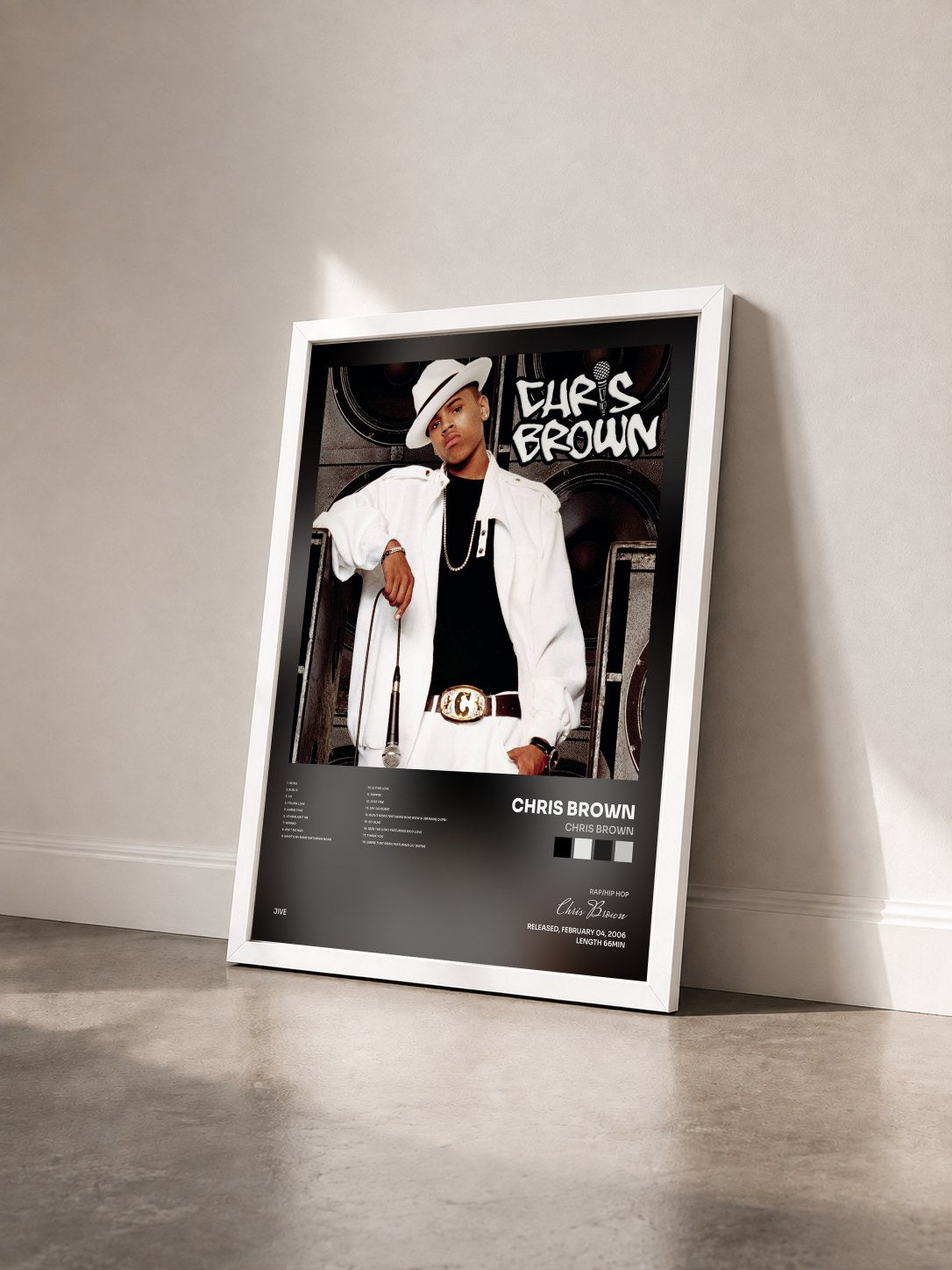 #blanc Tableau de l'album Chris Brown de Chris Brown vu de trois quarts, cadre blanc
