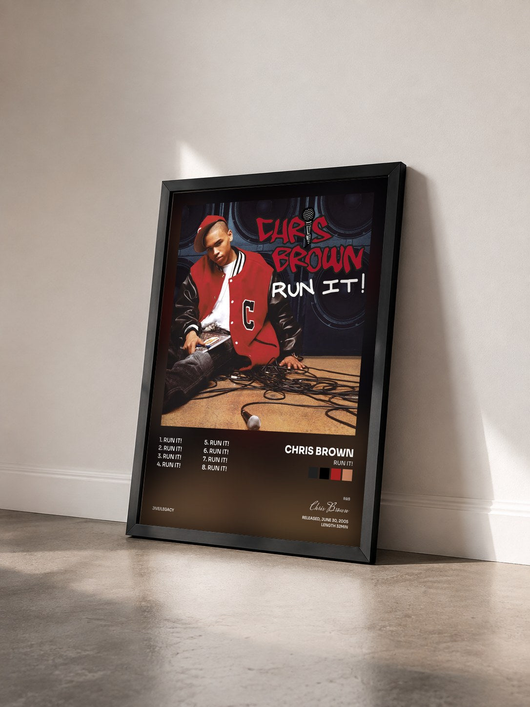 #noir Tableau de l'album Run It! de Chris Brown vu de trois quarts, cadre noir