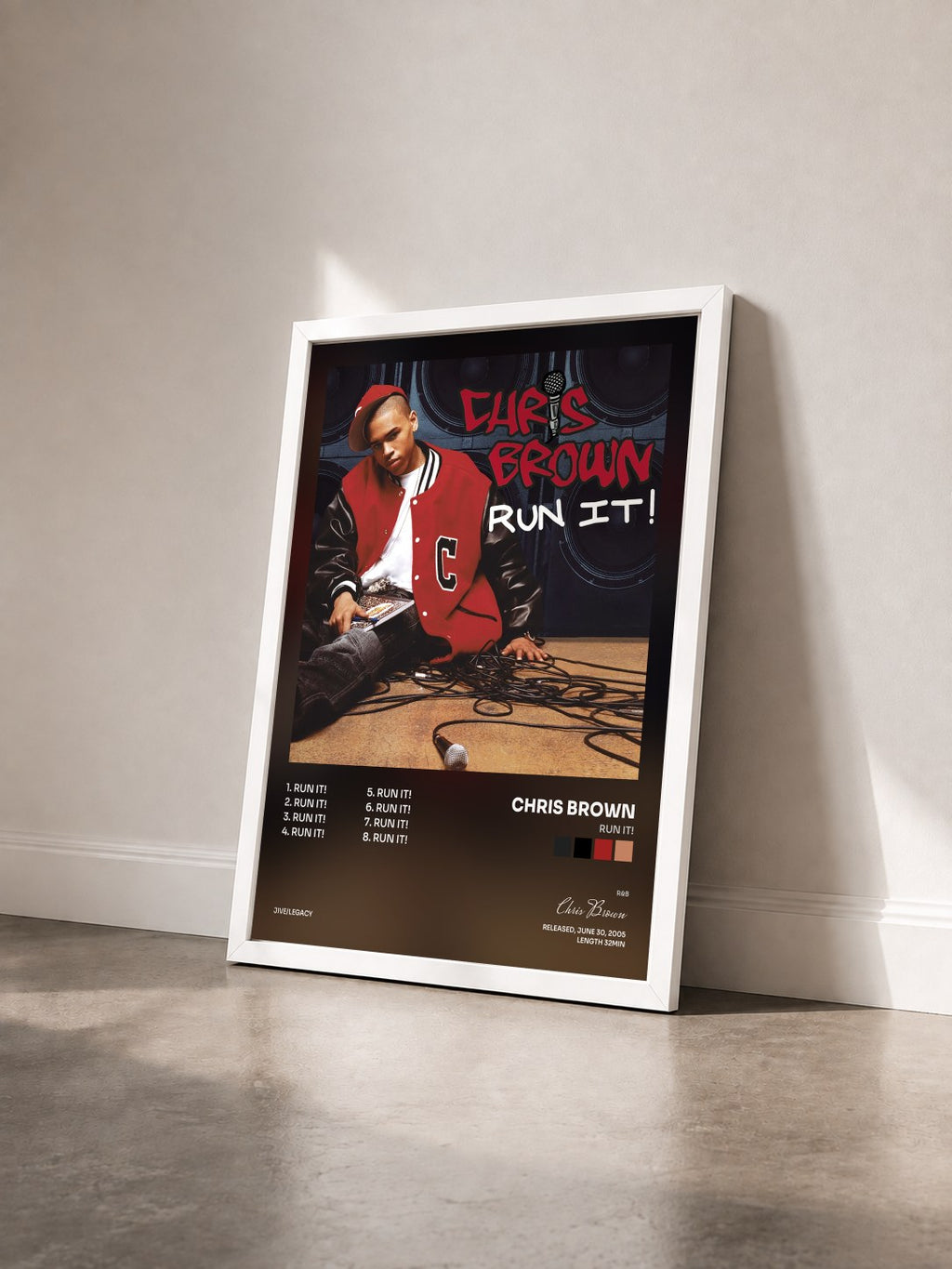 #blanc Tableau de l'album Run It! de Chris Brown vu de trois quarts, cadre blanc