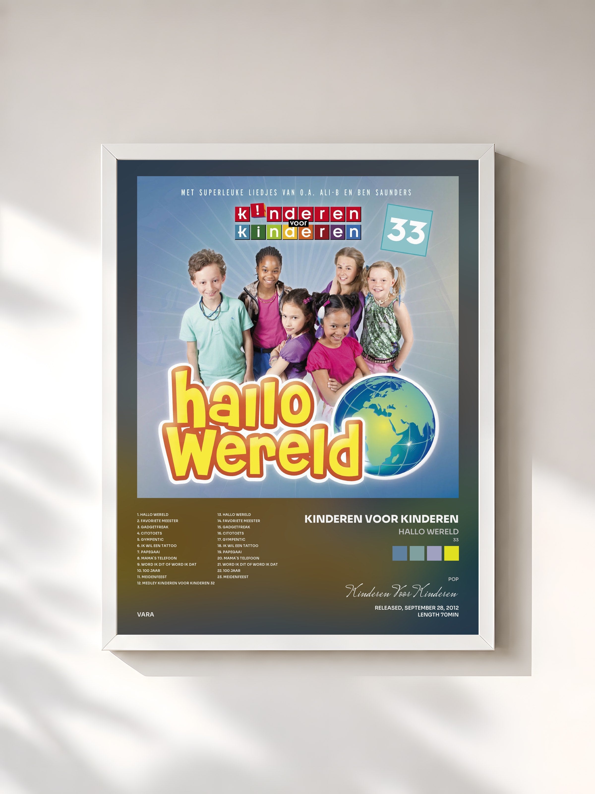 #blanc Tableau de l'album Hallo Wereld (33) de Kinderen Voor Kinderen, cadre blanc, imprimé et encadré en France